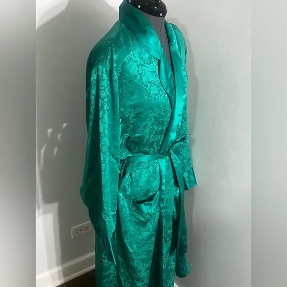 Vintage Victoria’s Secret Sz Large Emerald Green Silky long robe embossed