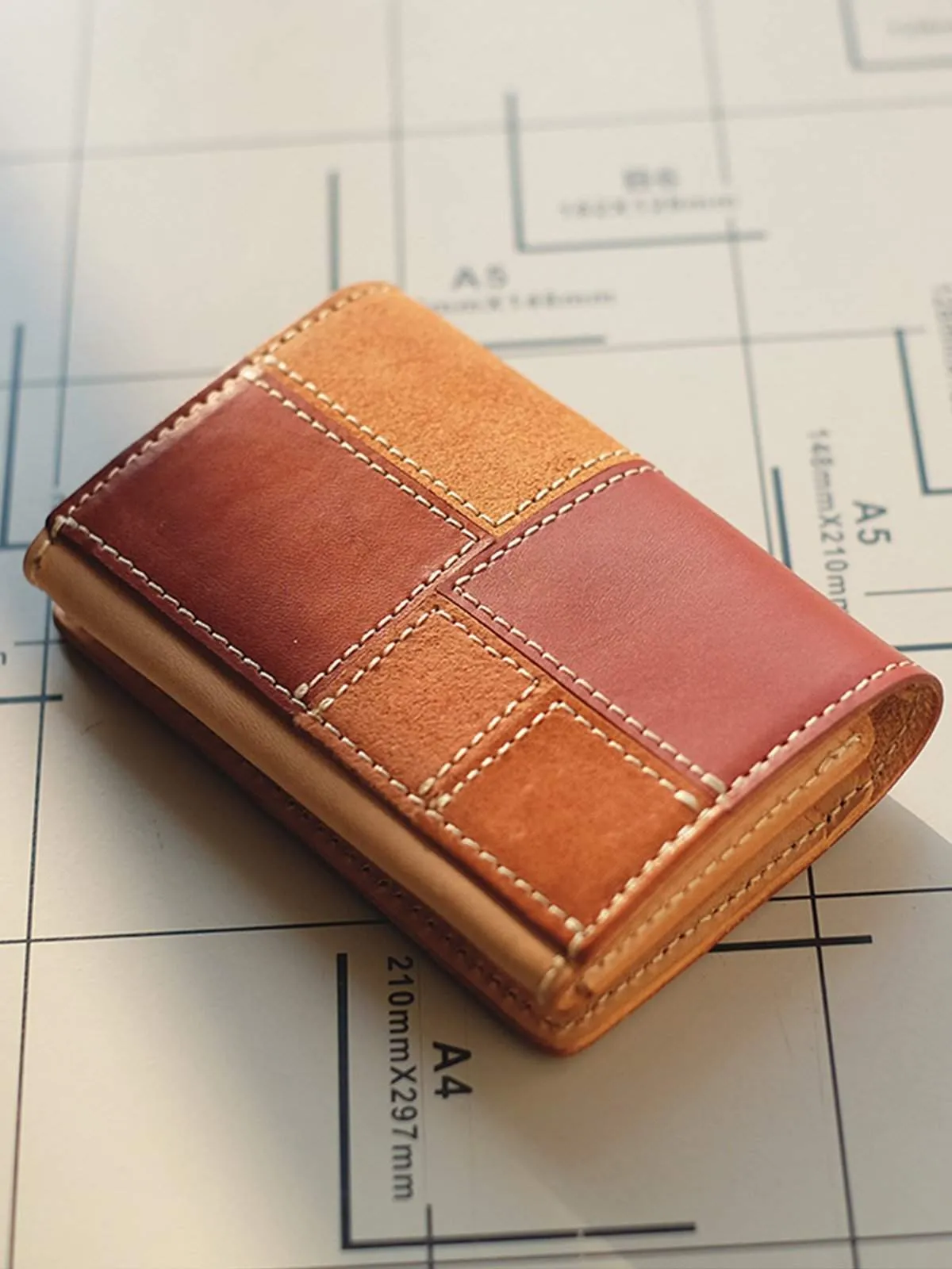 Voyej Vasa Vestigial Shades Of Brown Card Wallet